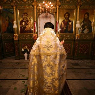 Hombre armado mata a dos personas en catedral rusa