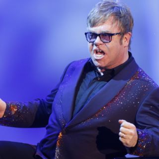 Elton John exige estadio 'climatizado' para recital en Brasil