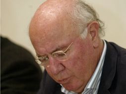 El periodista, de 72 años, recibió el nombramiento de Presidente Honorario de la Feria del Libro en Baja California. ARCHIVO /