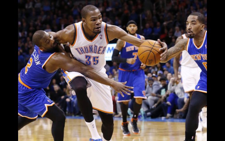 El canastero Kevin Durant (35) es el líder anotador de la temporada. AP /