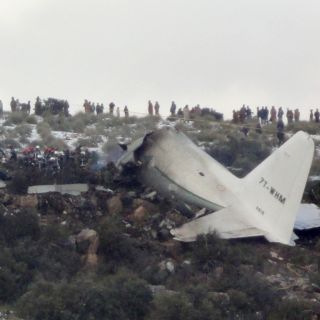 Accidente aéreo en Argelia causa 103 muertos