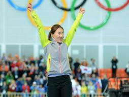 Lee Sang-hwa continúa con su título en patinaje de velocidad en distancia de 500 metros. AFP /