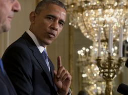 Obama habla en una conferencia de prensa conjunta con el presidente francés, François Hollande. AP /