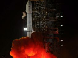 Dotado de cámaras y un brazo articulado para llevar a cabo excavaciones, examinará la geología lunar y buscará recursos naturales. EFE /