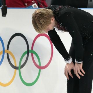 Plushenko se retira de Sochi por lesión