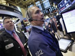 El Dow Jones avanzó 63.35 puntos hasta las 16 mil 027.59 unidades. ARCHIVO /