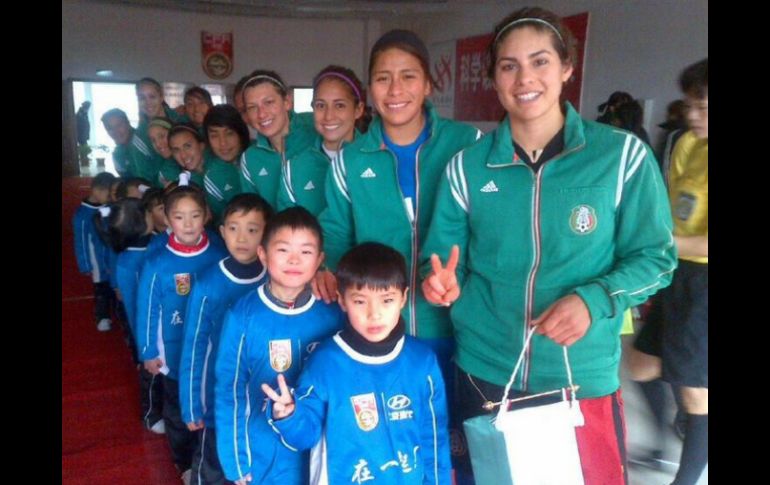 Las chicas no han podido ganar dentro de su preparación en Asia. Twitter: @MiSelecciónMX. ESPECIAL /