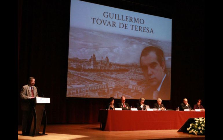 Durante el homenaje estuvo estuvieron presente importantes atores políticos, escritores y empresarios. NTX /