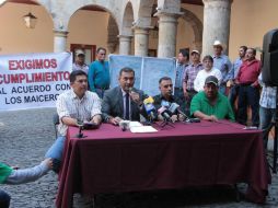 Los diputados recibieron a la comitiva de productores de maíz. ESPECIAL /