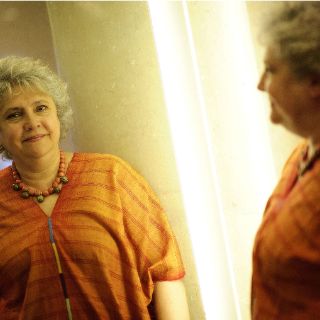 Laura Esquivel retoma la novela con 'A Lupita le gusta planchar'