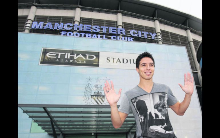Samir Nasri superó sus problemas de rodilla y está convocado al duelo de hoy en el Etihad Stadium frente al Chelsea. AP /
