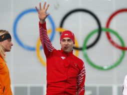 El polaco Zbigniew Brodka recibe el galardón. AP /