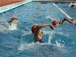 Los relevistas en los 800 metros libres fueron Ángel Martínez, Alejandro Escudero, Arturo Pérez Vertti y Andrés Olvera. ARCHIVO /