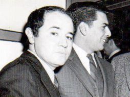 Campbell junto al escritor Mario Vargas Llosa en 1970. ESPECIAL /
