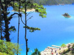 Encantador. Los visitantes encuentran en sus aguas cristalinas, un motivo para volver siempre a Chiapas.  /