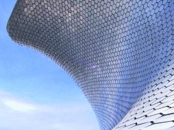 Diseño. Dieciséis mil hexágonos de planco aluminio flotantes ondulan la fachada del Museo Soumaya.  /