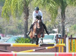 Fernández, a lomos de 'Bally Boy', logró el mejor tiempo en el recorrido, 72.85 segundos, sin faltas en la pista.  /