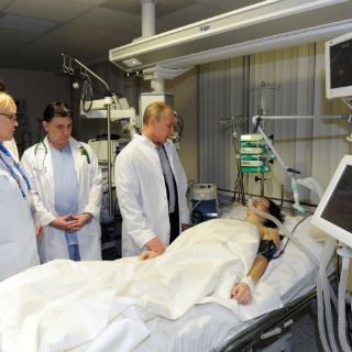 Maria Komissarova continúa estable, pero grave