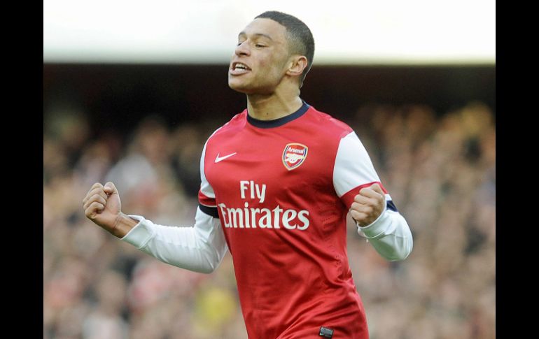 Alex Oxalde-Chamberlain anotó el primer gol en el partido al minuto 16. EFE /