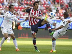 El duelo en el Omnilife fue muy disputado en todo momento. EFE /