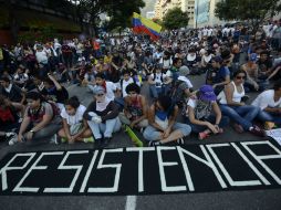 Las violentas manifestaciones en Venezuela han dejado un total de tres personas fallecidas y decenas de heridos. AP /