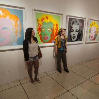 Andy Warhol, el artista más cotizado en subastas en 2013