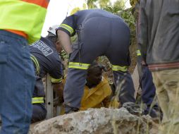 Las autoridades y cuerpo médico se encuentran en el lugar para rescatarlos. EFE /