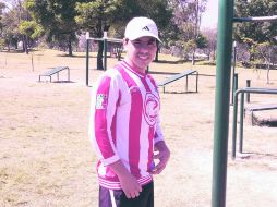 Mucha diferencia. Miguel Ángel Medina asegura que ha bajado 13 kilos desde que corre y practica boxeo.  /