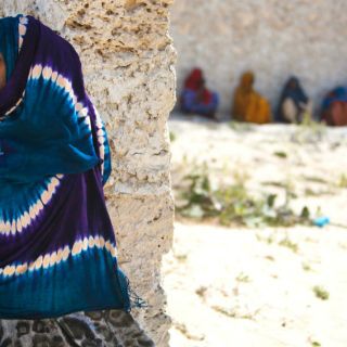 Uganda aprueba ley contra pornografía que prohíbe minifaldas