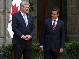 Con honores militares, Enrique Peña Nieto recibe en Palacio Nacional al primer ministro de Canadá, Stephen Harper. NTX /