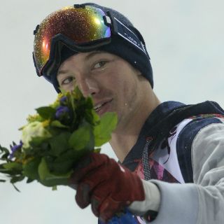 David Wise triunfa en esquí halfpipe de Sochi
