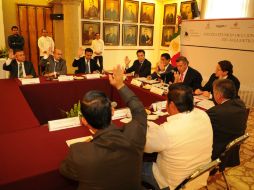 Los ocho alcaldes del Área Metropolitana de Guadalajara firmaron el acuerdo que le da vida al Instituto Metropolitano de Planeación.  /