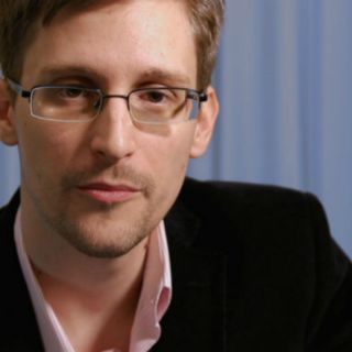 Eligen a Snowden como rector en universidad de Escocia