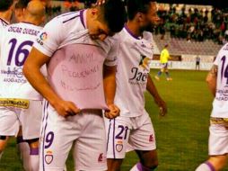 'Ánimo pequeñines. Día Mundial contra el Cáncer Infantil', decía Megía, quien se sorprendió del castigo. Twitter: @NoticiasDeJaen. ESPECIAL /