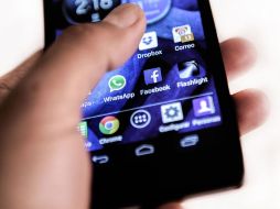 Facebook anunció que la aplicación de mensajería mantendrá su marca y seguirá operando de manera independiente. ARCHIVO /