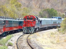 La opción de ampliar la ruta del Tren Transpeninsular a Cancún requeriría tres estaciones, 10 puentes viales y 25 pasos peatonales. ESPECIAL /