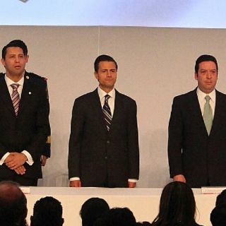 Peña Nieto detalla ley de Competencia Económica