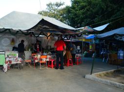 Los locatarios están reubicados en el Jardín Juana Pavón de Morelos. ARCHIVO /