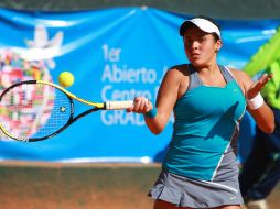 Jessica Hinojosa, tercera en el cuadro, se metió a los cuartos de final, por su triunfo sobre su paisana Saraí Monarrez. ARCHIVO /