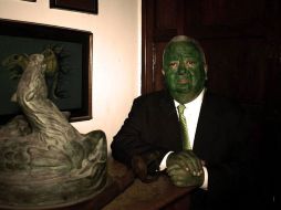 En su cuenta de Facebook, Zamudio publicó una imagen con el rostro y manos pintadas de color verde. ESPECIAL /