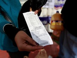 La recuperación de la economía mexicana en los últimos tres meses de 2013 fue más débil de lo previsto, de acuerdo al Inegi. ARCHIVO /