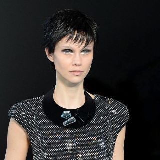 Emporio Armani presenta a una mujer tradicional