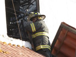 La finca registró daños por el fuego. ARCHIVO /