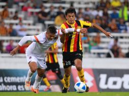 Delfines se desmoronó y Leones Negros se dedicó a sobrellevar al rival.  /