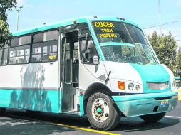 Los choferes no entregan boleto y esto significa falta de protección para pasajeros, dicen autoridades y choferes del servicio oficial.  /