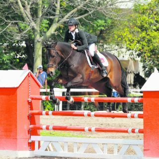 Juan Pablo Gaspar luce en el Concurso Nacional de Salto