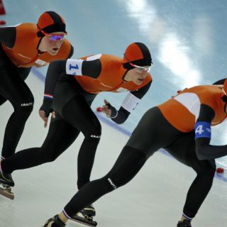 Holanda gana  prueba de persecución por equipos de patinaje