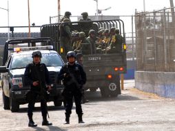 Elementos de la Policía Federal y la Marina refuerzan la seguridad perimetral del penal del Altiplano. NTX /