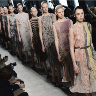 Milán propone una mujer clásica