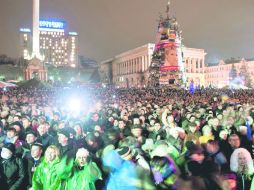 La recién liberada Yulia Timoshenko, ícono de la oposición, recibió una calurosa bienvenida en la Plaza de la Independencia, en Kiev. AFP /